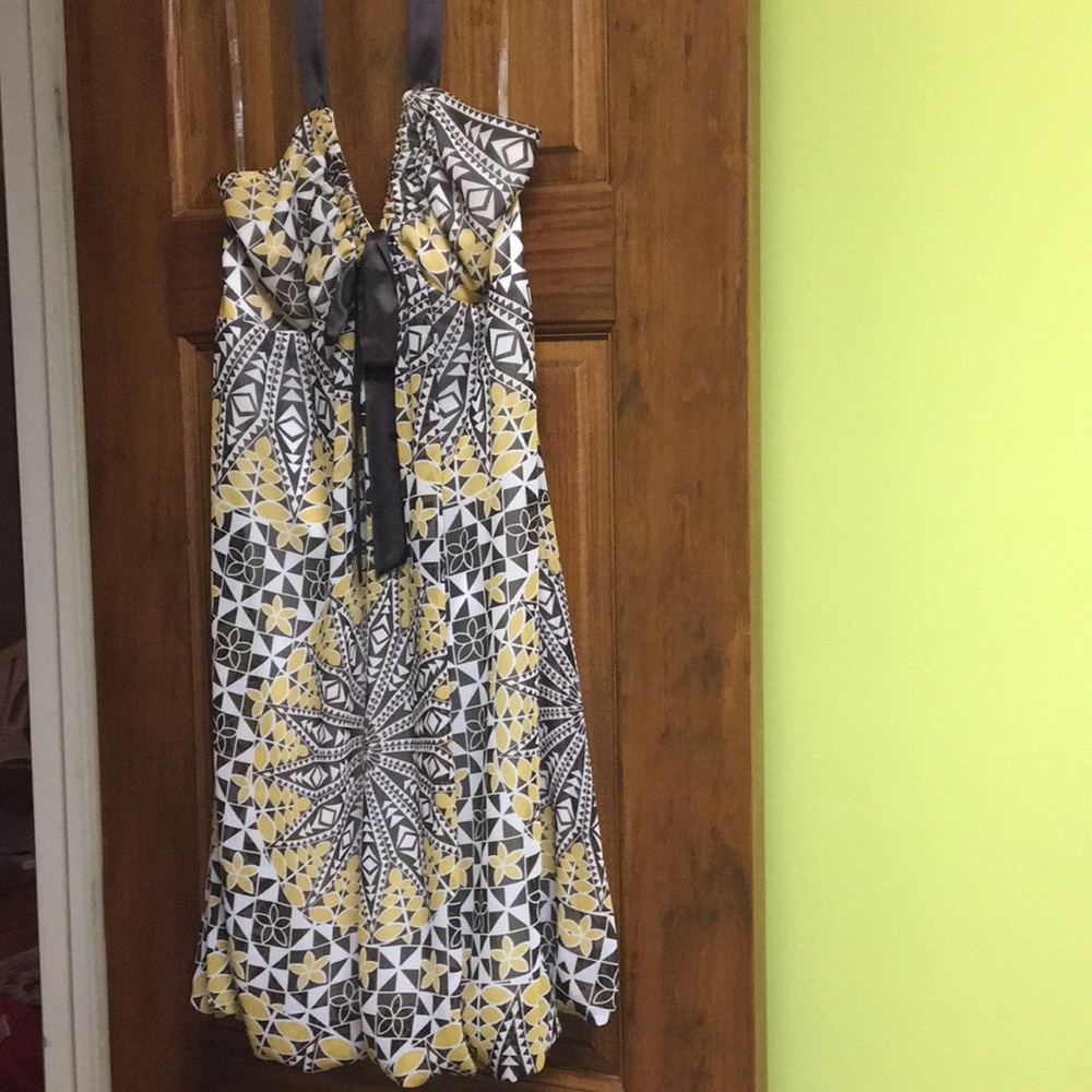 Formal Dress - Picture 3 of 4